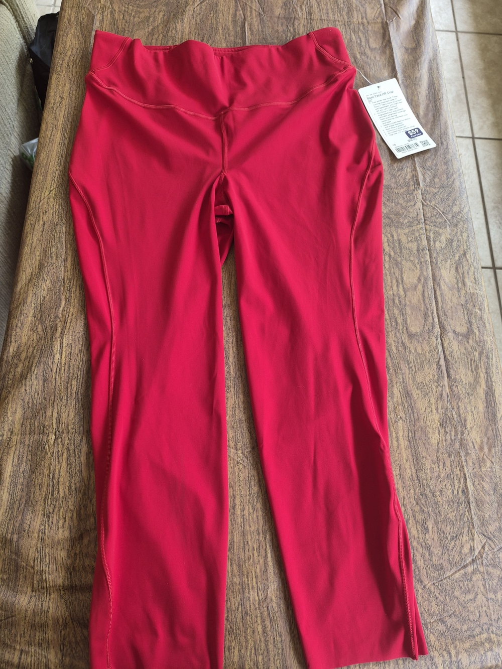 Brand new lululemon, yoga pants.
Size fourteen with tag